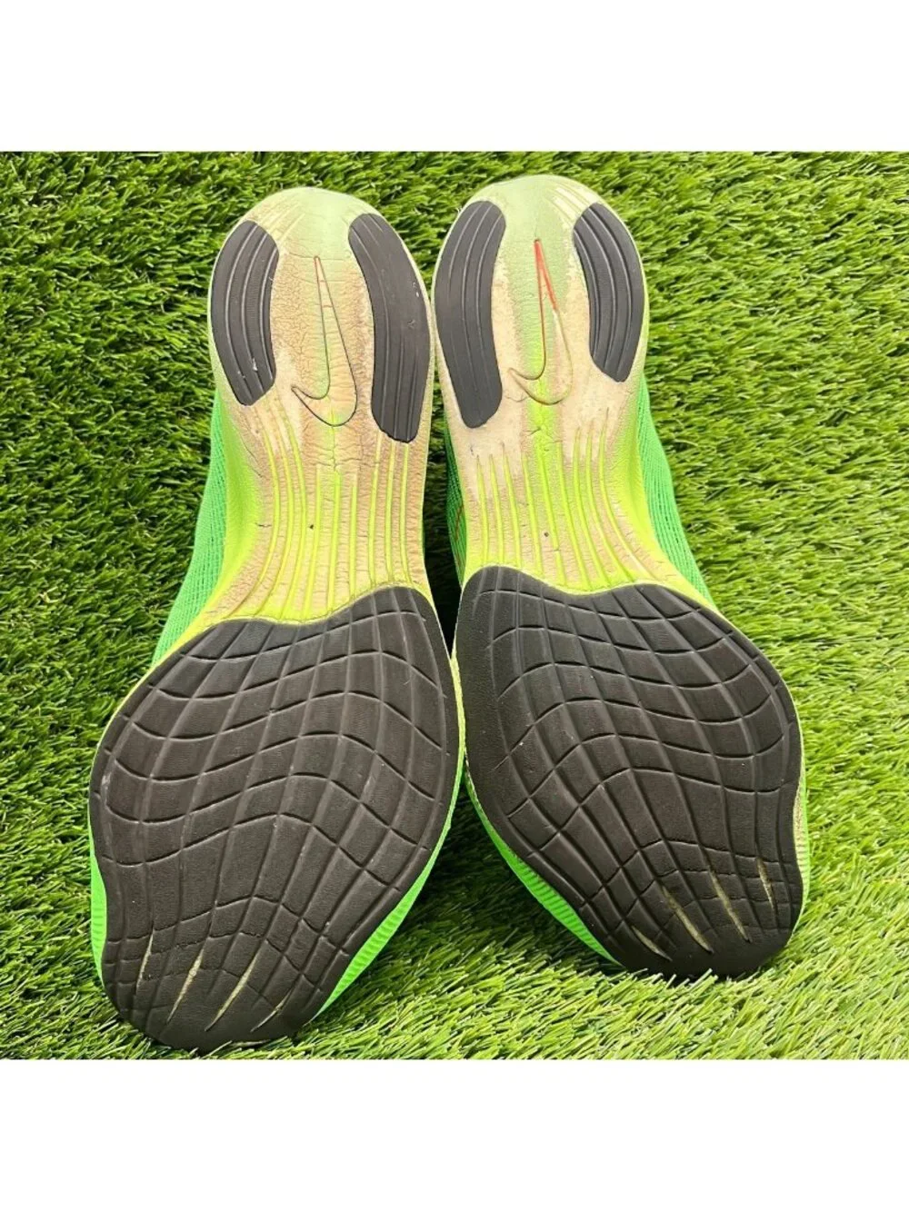 Nike ZoomX Vaporfly Next% 2 Mens Size 9.5 Green Athletic Running Shoes Sneakers